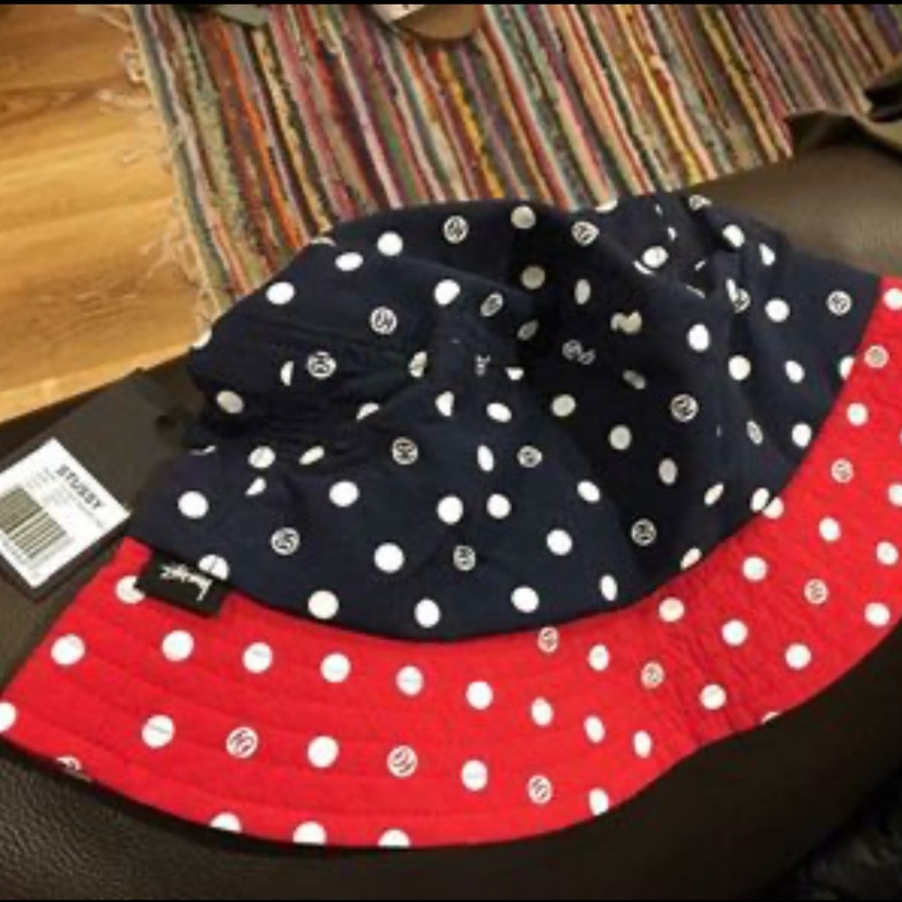 Dead stock Stussy bucket hat, Navy and Red